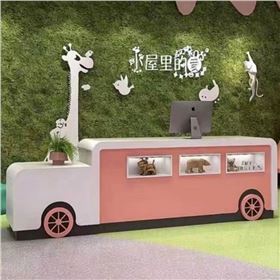 教育機(jī)構(gòu)辦公桌前臺(tái)